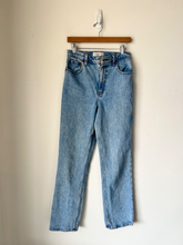 Load image into Gallery viewer, Abercrombie &amp; Fitch Denim Size 3/4 (27)
