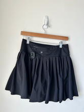 Load image into Gallery viewer, Athleta Athletic Shorts Size Small
