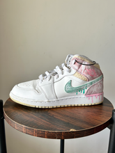 Load image into Gallery viewer, Jordan Womens Athletic Shoes Womens 7.5
