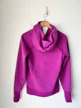Load image into Gallery viewer, Lululemon Sweatshirt Size Medium
