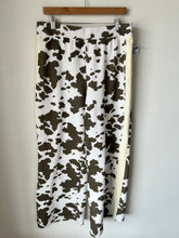 Load image into Gallery viewer, Grayson Threads Women’s Pants Size L
