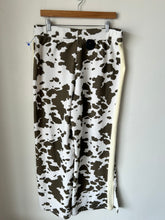 Load image into Gallery viewer, Grayson Threads Women’s Pants Size L
