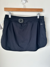 Load image into Gallery viewer, Nike Athletic Shorts Size Medium
