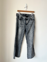 Load image into Gallery viewer, Pants Size 11/12 (31)

