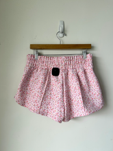 Load image into Gallery viewer, Athletic Shorts Size Small
