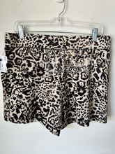 Load image into Gallery viewer, Juicy Couture Athletic Shorts Size Large
