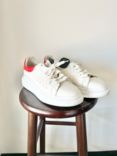 Load image into Gallery viewer, Mens Athletic Shoes Mens 10.5
