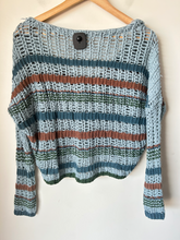 Load image into Gallery viewer, Urban Outfitters ( U ) Sweater Size Small
