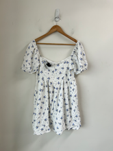 Load image into Gallery viewer, Forever 21 Dress Size Large
