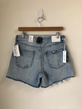 Load image into Gallery viewer, Denim Forum Shorts Size 3/4
