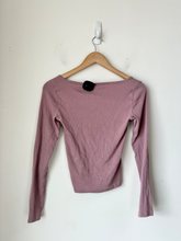 Load image into Gallery viewer, Tna Long Sleeve Top Size Medium
