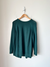 Load image into Gallery viewer, Old Navy Sweater Size Large
