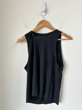 Load image into Gallery viewer, Lulu Lemon Athletic Top Size Large
