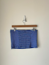 Load image into Gallery viewer, Tank Top Size Medium

