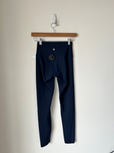 Load image into Gallery viewer, Lululemon Athletic Pants Size 3/4 (27)
