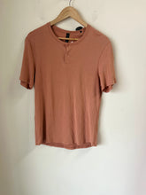 Load image into Gallery viewer, Lulu Lemon Athletic Top Size Small
