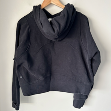 Load image into Gallery viewer, Lulu Lemon Sweatshirt Size Large
