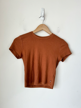 Load image into Gallery viewer, Tna Short Sleeve Top Size Small

