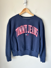Load image into Gallery viewer, Tommy Hilfiger Sweatshirt Size Small
