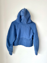 Load image into Gallery viewer, Lulu Lemon Sweatshirt Size Small
