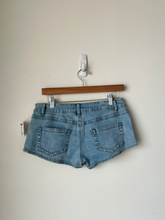 Load image into Gallery viewer, Edikted Shorts Size Small
