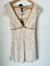 Load image into Gallery viewer, Motel Dress Size Small
