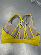 Load image into Gallery viewer, Lulu Lemon Sports Bra Size Medium
