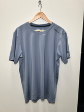 Load image into Gallery viewer, Gym Shark Athletic Top Size 3XL

