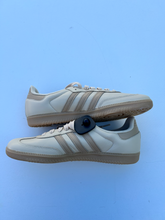 Load image into Gallery viewer, Adidas Casual Shoes Mens 10.5
