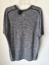 Load image into Gallery viewer, Lulu Lemon Athletic Top Size Medium
