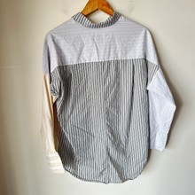 Load image into Gallery viewer, Bdg Long Sleeve Top Size Extra Small
