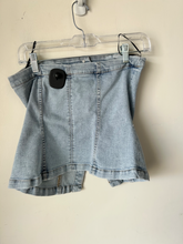 Load image into Gallery viewer, Divided Tank Top Size Small
