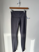 Load image into Gallery viewer, Lulu Lemon Athletic Pants Size 5/6 (28)
