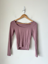 Load image into Gallery viewer, Tna Long Sleeve Top Size Medium
