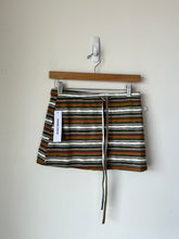 Load image into Gallery viewer, Princess Polly Short Skirt Size 3/4
