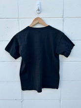 Load image into Gallery viewer, Gildan Short Sleeve Top Size Large
