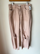 Load image into Gallery viewer, Altar'd State Pants Size 3/4 (27)
