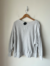 Load image into Gallery viewer, American Eagle Sweatshirt Size Medium
