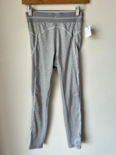 Load image into Gallery viewer, Alo Athletic Pants Size Small
