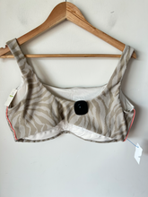 Load image into Gallery viewer, Offline Sports Bra Size Extra Large
