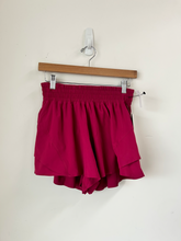Load image into Gallery viewer, Lululemon Athletic Shorts Size Small
