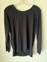 Load image into Gallery viewer, Lululemon Athletic Top Size Medium
