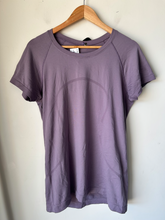 Load image into Gallery viewer, Lulu Lemon Athletic Top Size Extra Large
