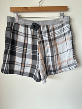 Load image into Gallery viewer, Aerie Shorts Size Large
