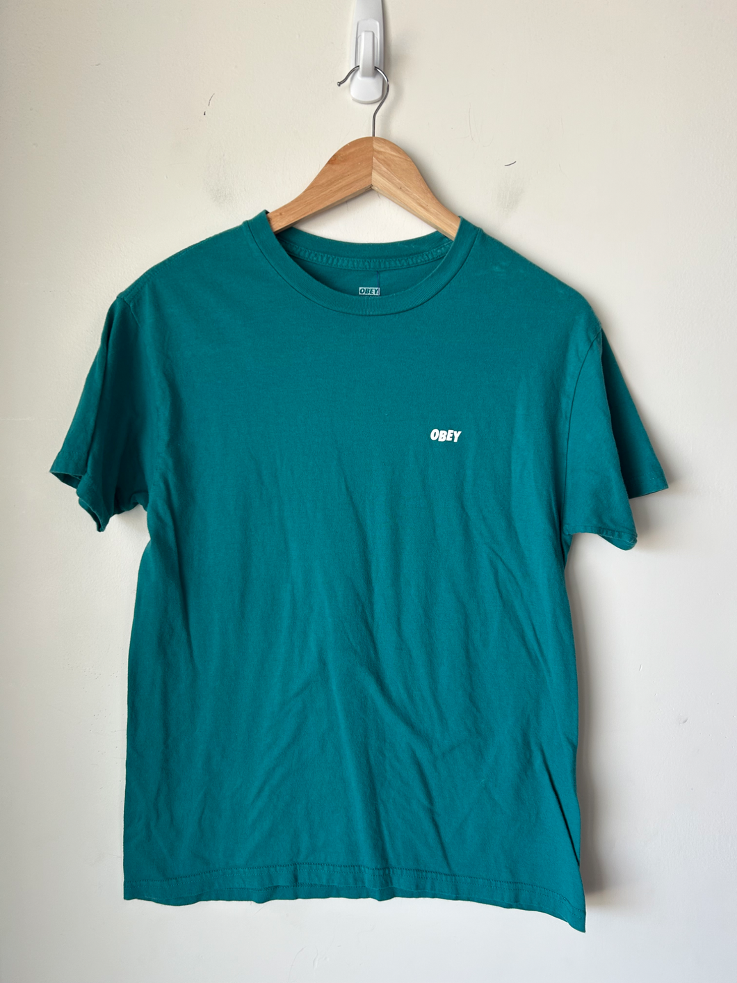 Obey T-shirt Size Medium