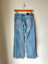 Load image into Gallery viewer, Aeropostale Denim Size 5/6 (28)
