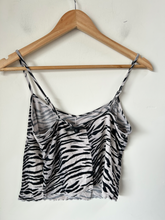 Load image into Gallery viewer, Skims Tank Top Size Medium
