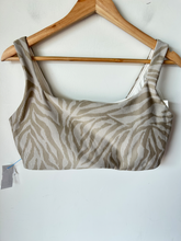 Load image into Gallery viewer, Offline Sports Bra Size Extra Large
