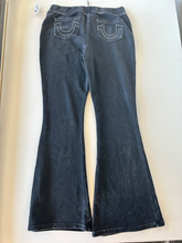 Load image into Gallery viewer, True Religion Athletic Pants Size Large
