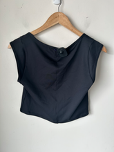 Load image into Gallery viewer, Gym Shark Athletic Top Size Large
